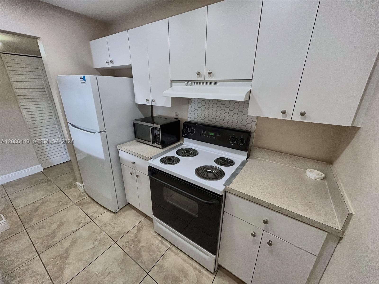 DADELAND CAPRI CONDO · #C214 in Miami - Photo 6