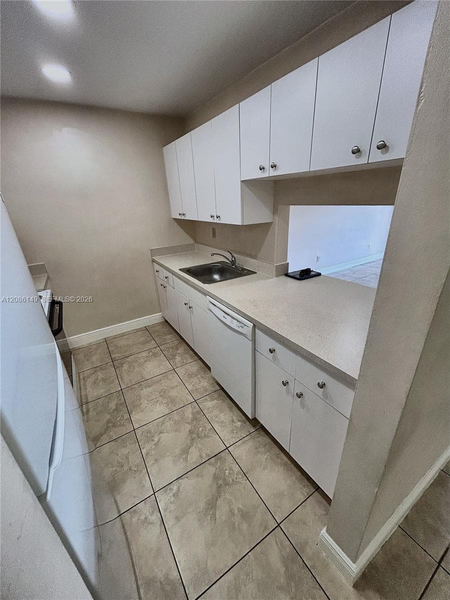 DADELAND CAPRI CONDO · #C214 in Miami - Photo 5