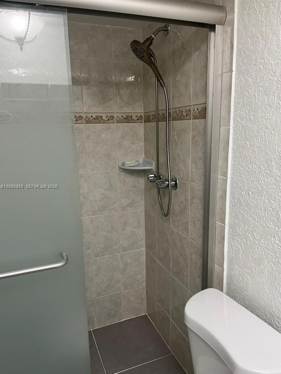 MEADOWBROOK TOWERS CONDO · #107 in Hallandale Beach - Photo 8