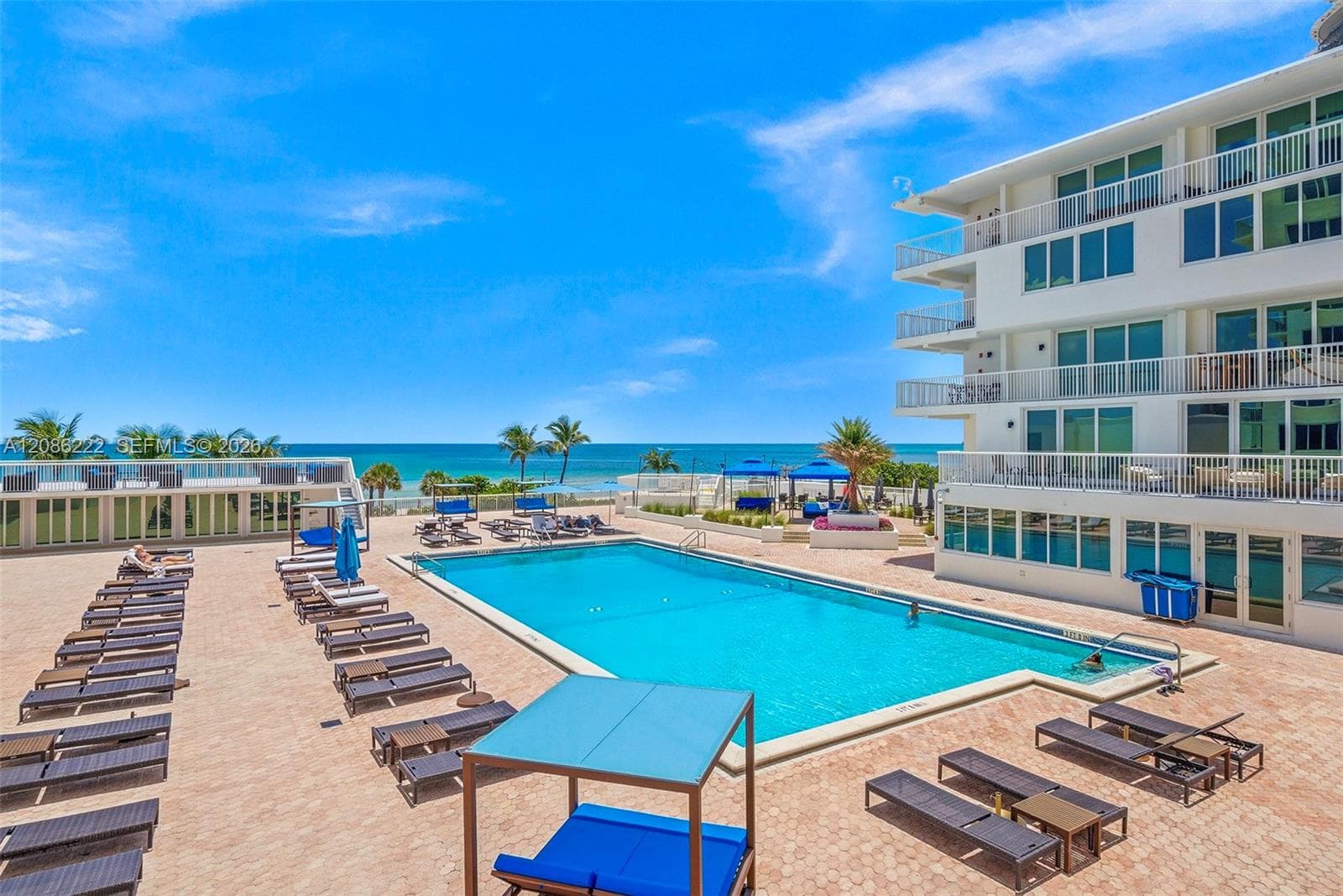 THE CARRIAGE HOUSE CONDO · #108 in Miami Beach - Photo 2