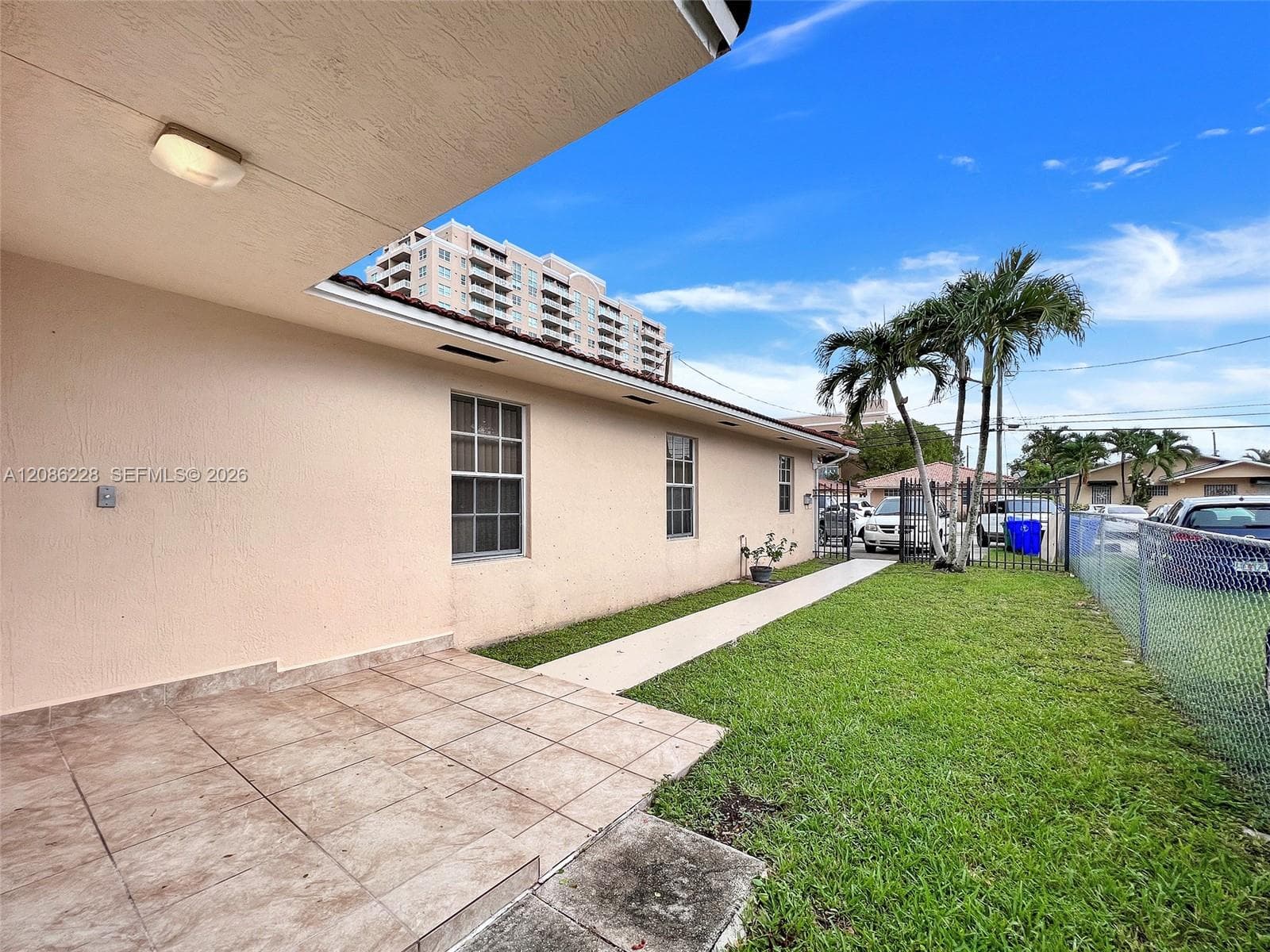 W D SANFORDS · #3650 in Miami - Photo 6