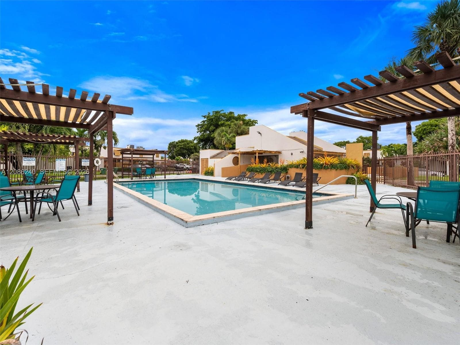 1424 SW 131st Place Cir E photo 26