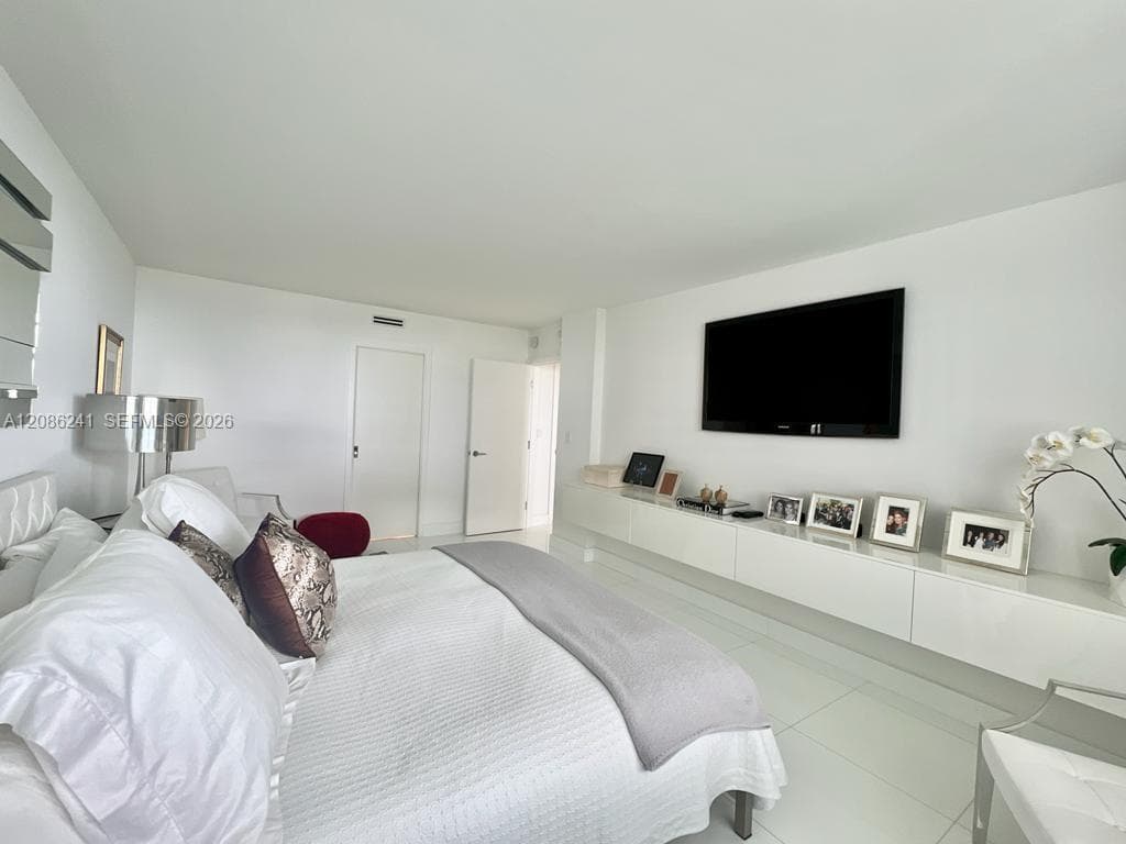 Commodore Club East · #405 in Key Biscayne - Photo 13