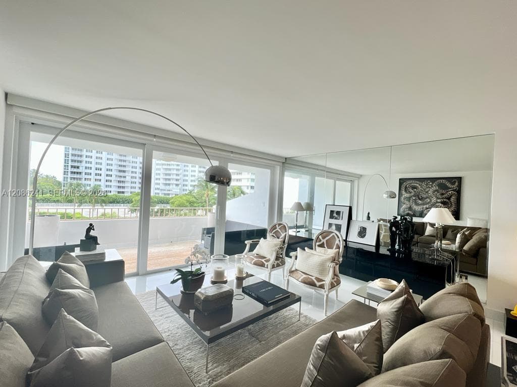 Commodore Club East · #405 in Key Biscayne - Photo 9