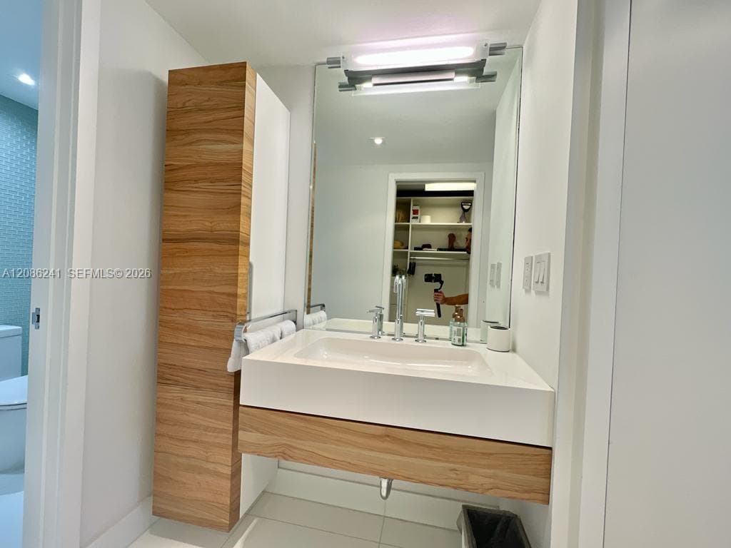Commodore Club East · #405 in Key Biscayne - Photo 14