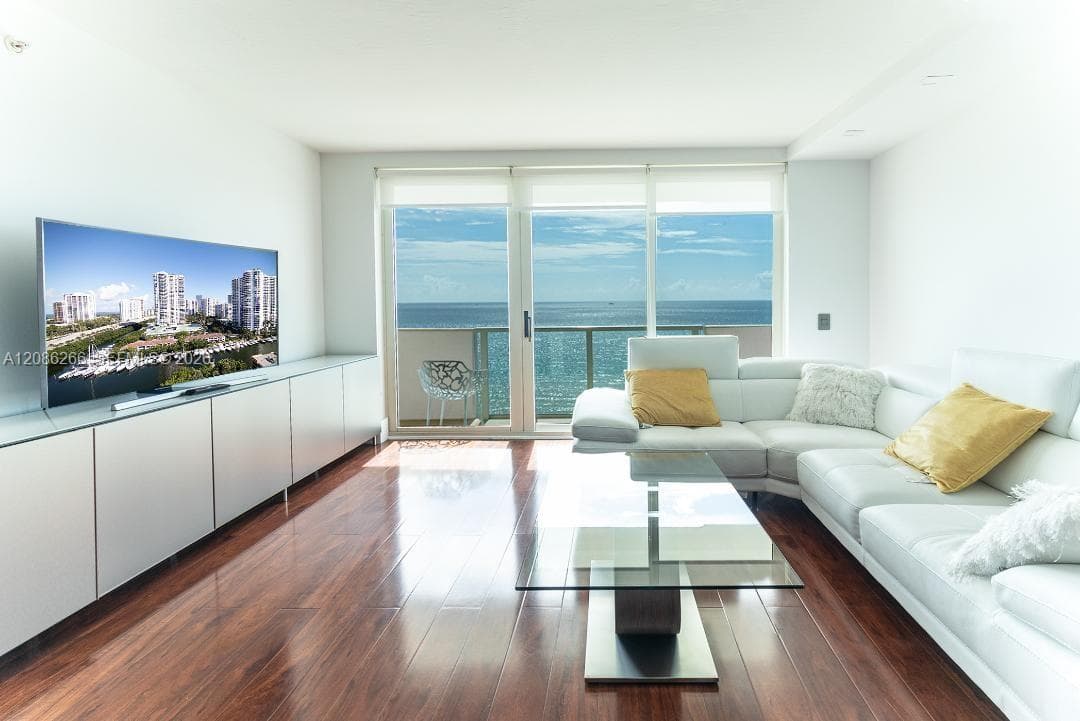 Spiaggia · #1001 in Surfside - Photo 1