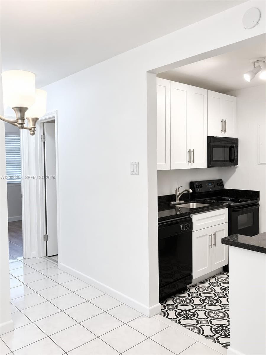 TOWN COLONY CONDO · #11D in Hollywood - Photo 6