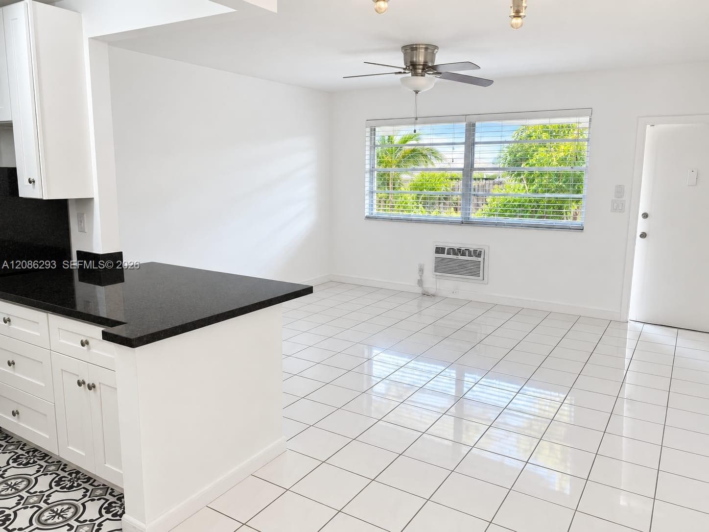 TOWN COLONY CONDO · #11D in Hollywood - Photo 4
