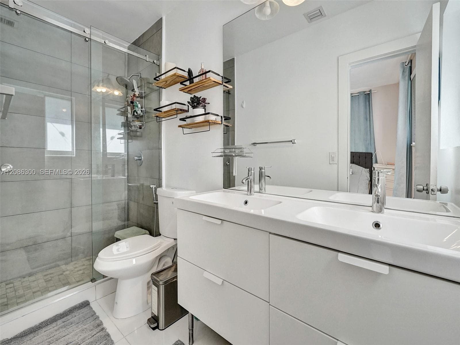12015 NE 7th Ave photo 22