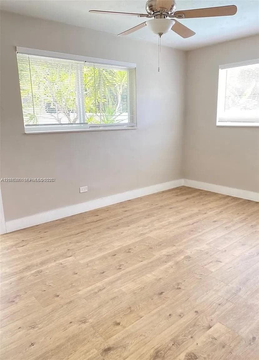 12015 NE 7th Ave photo 9