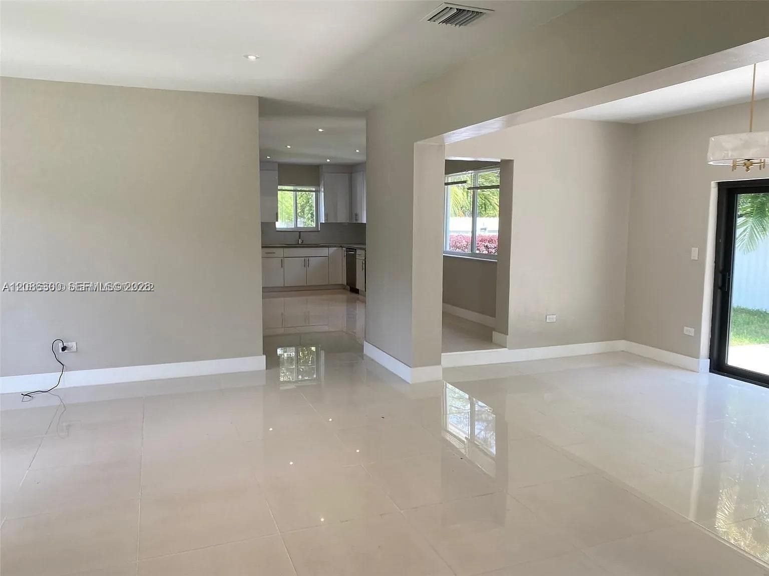 12015 NE 7th Ave photo 4