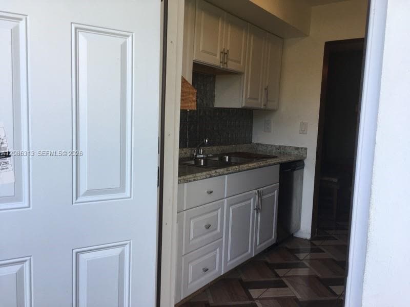 Dell Manor condominium · #5 in Hollywood - Photo 15