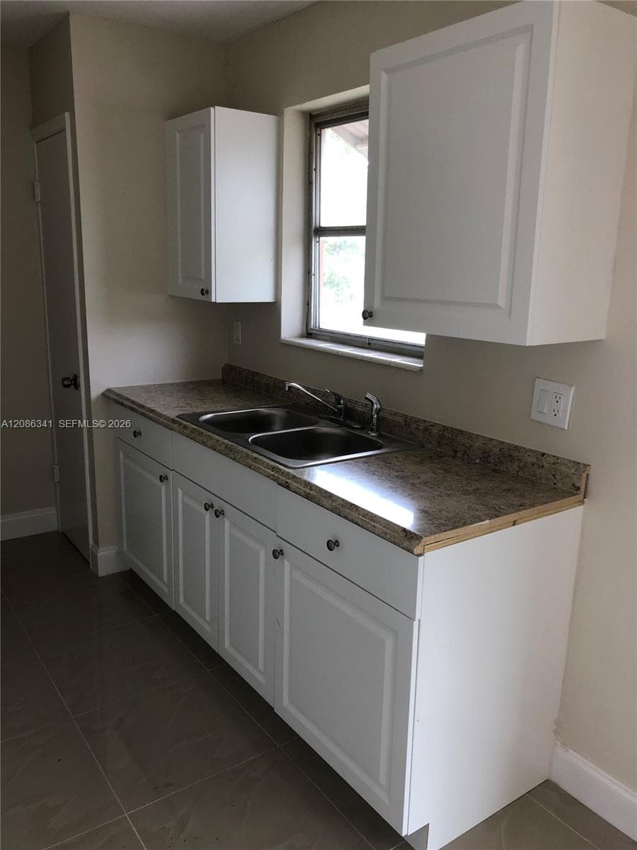 CORONET HALL CONDO · #2 in Hollywood - Photo 3