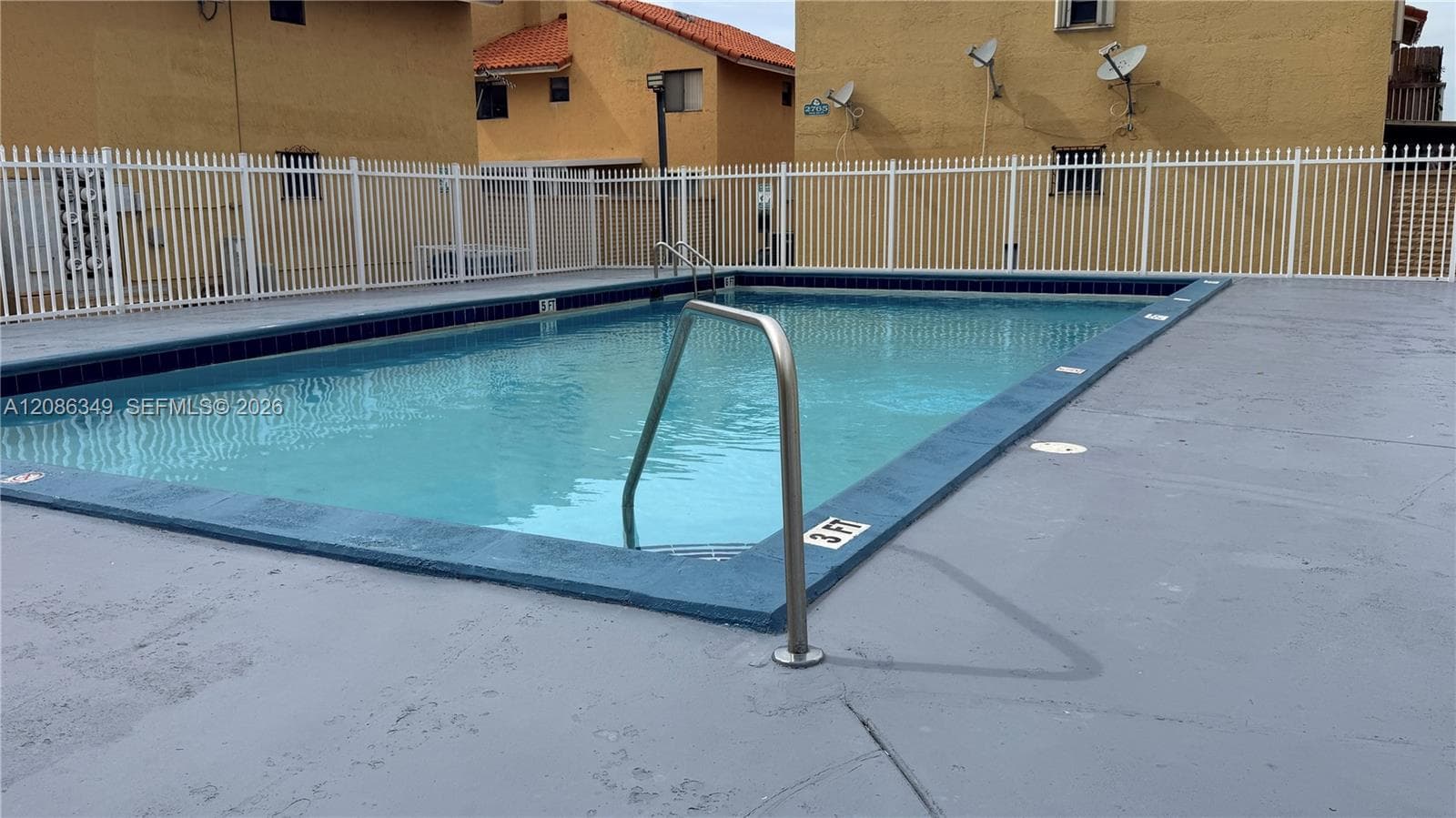 Community pool