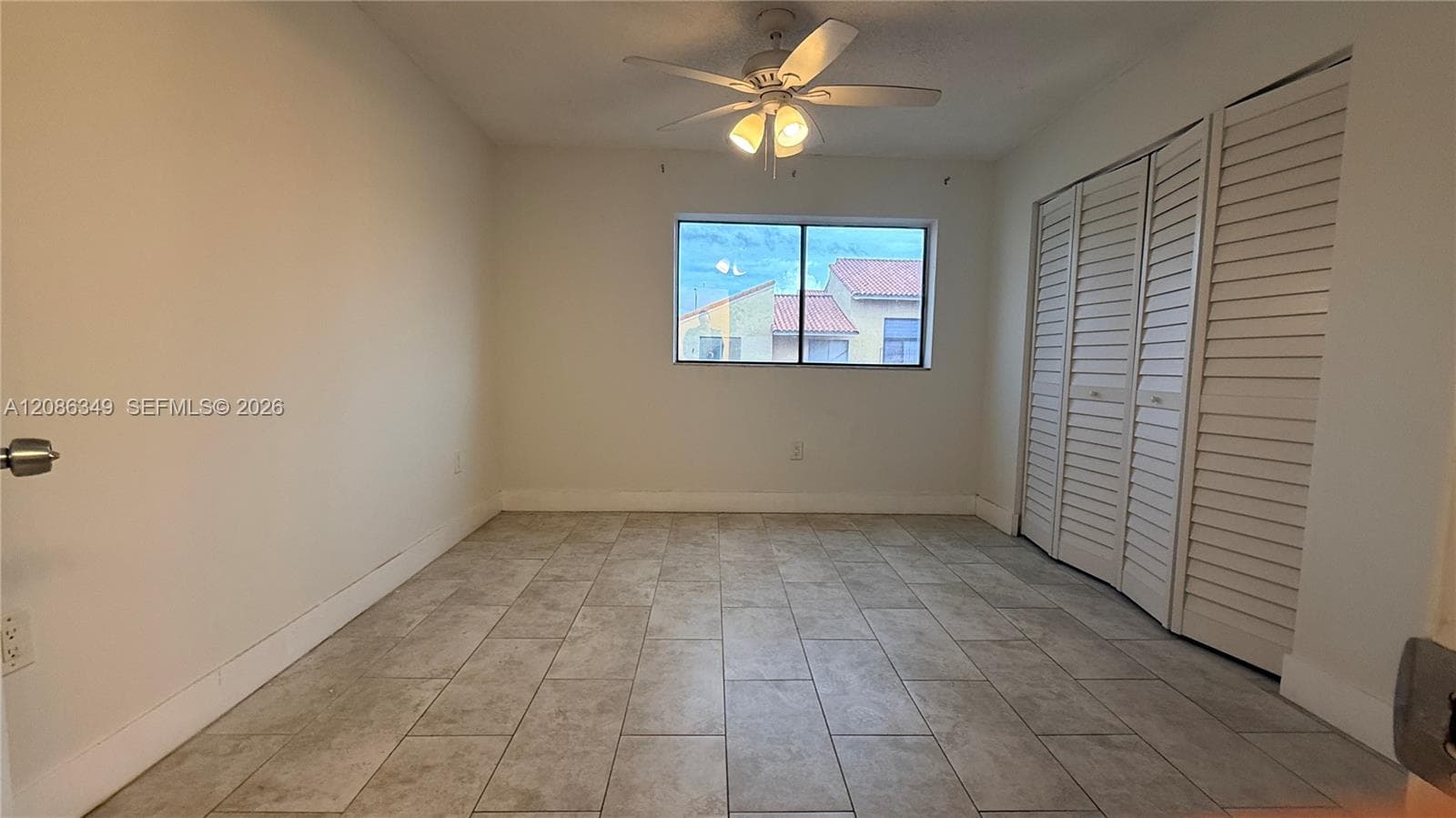 Primary bedroom w/bathroom