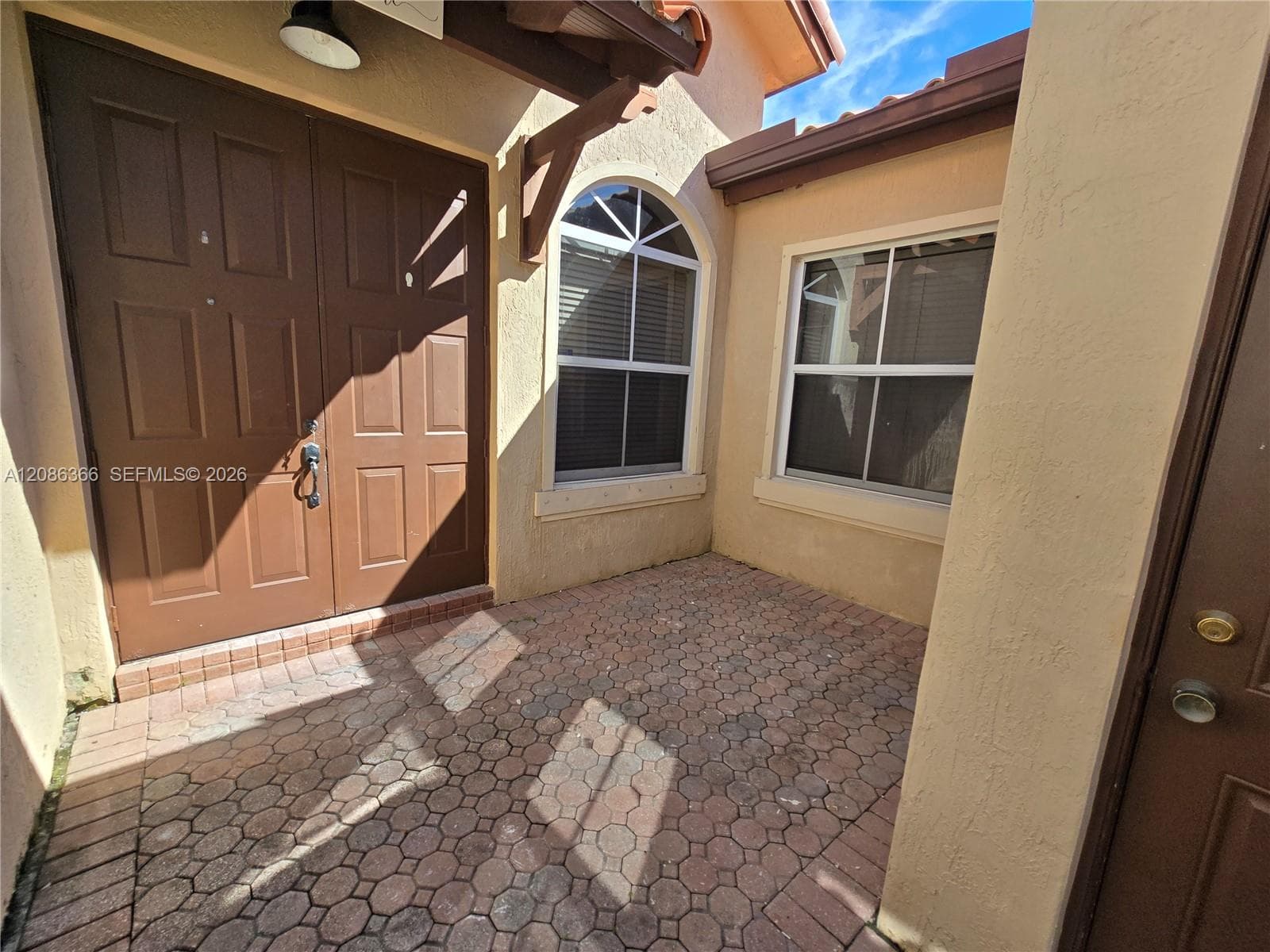 15243 SW 28 TE photo 6