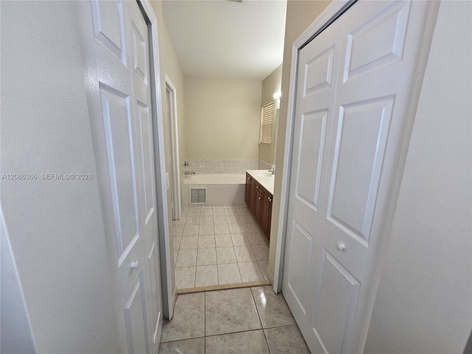 15243 SW 28 TE photo 32