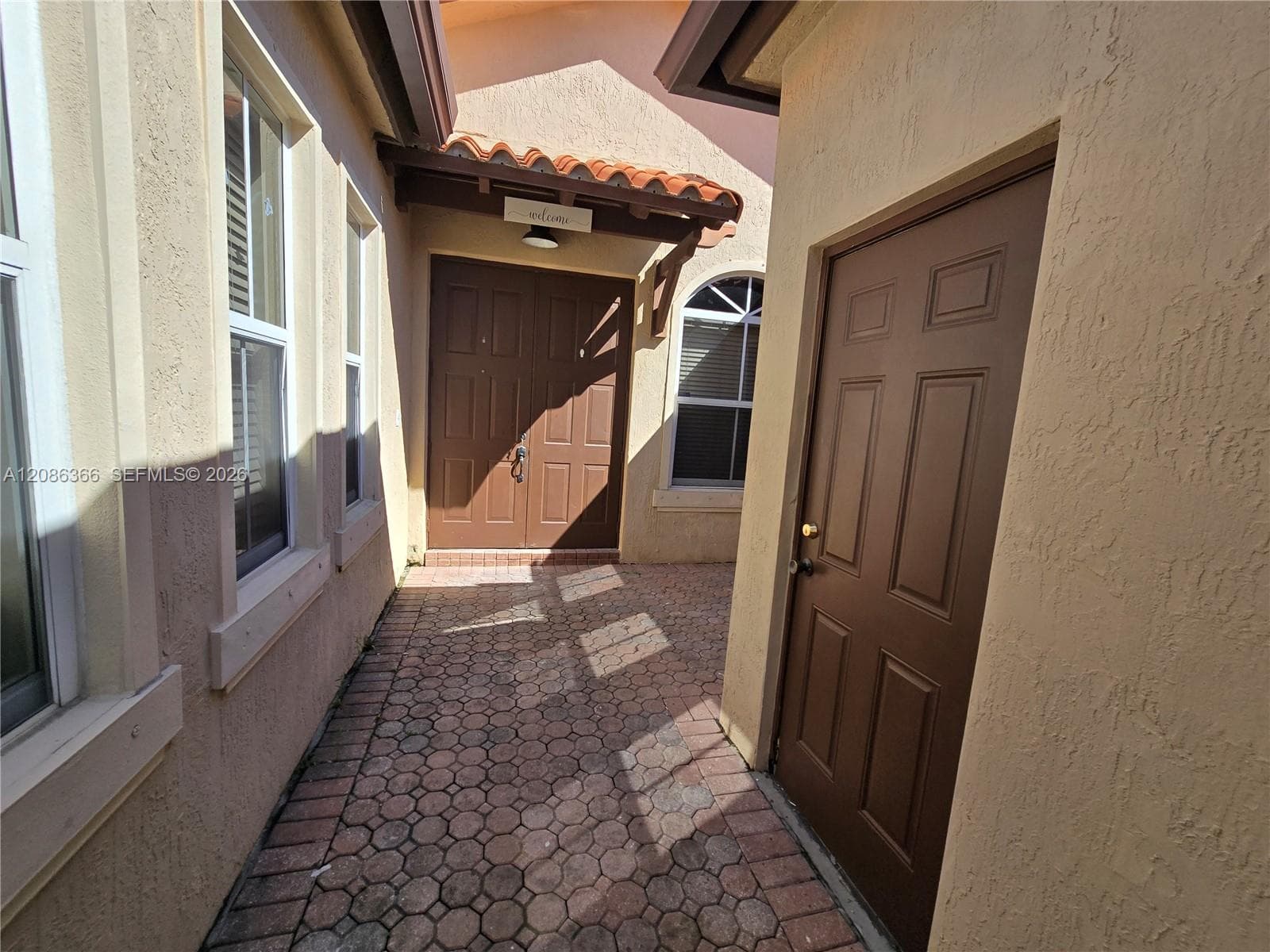 15243 SW 28 TE photo 5