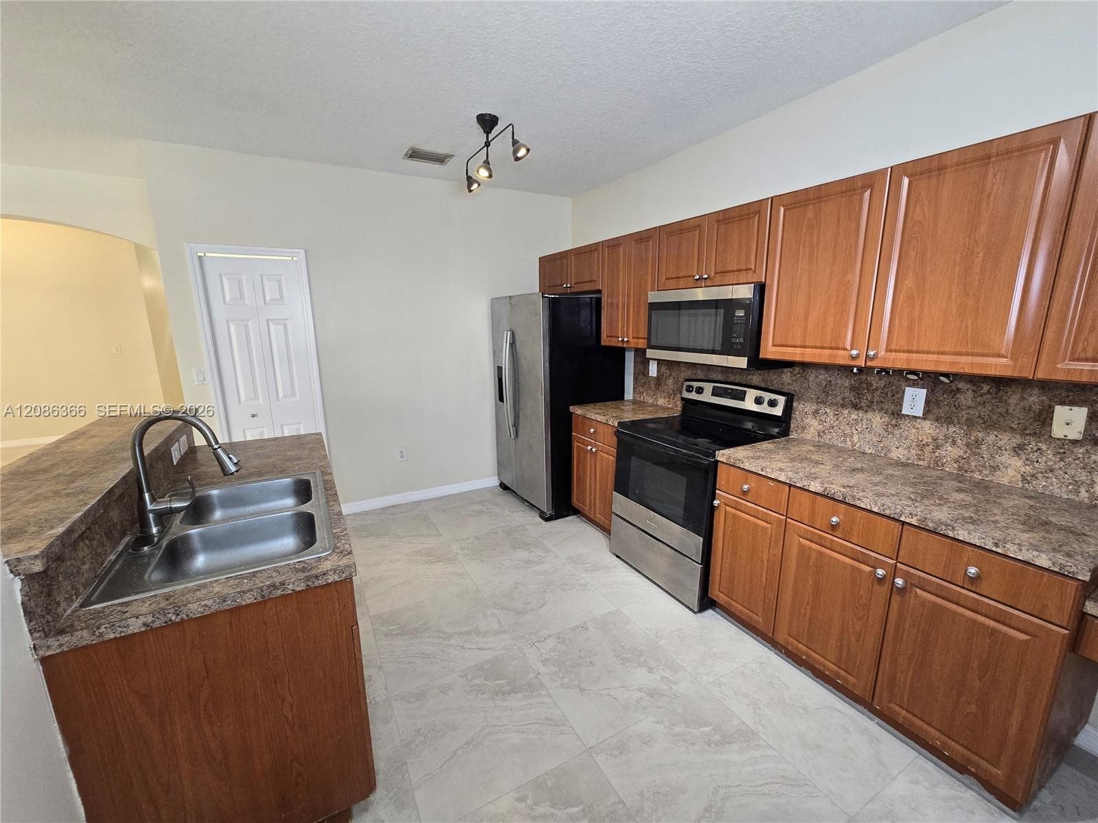 15243 SW 28 TE photo 11