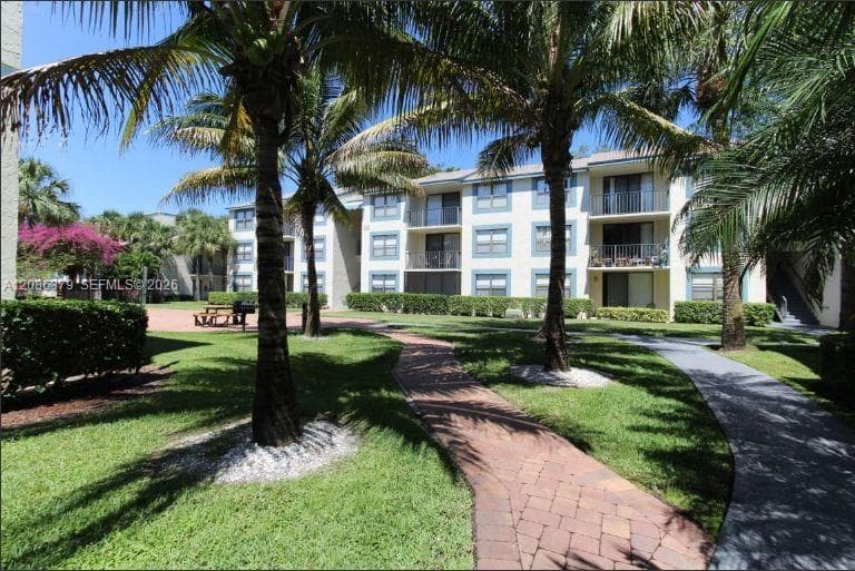 CLEAR LAKE CLUB CONDO · #34 in West Palm Beach - Photo 12