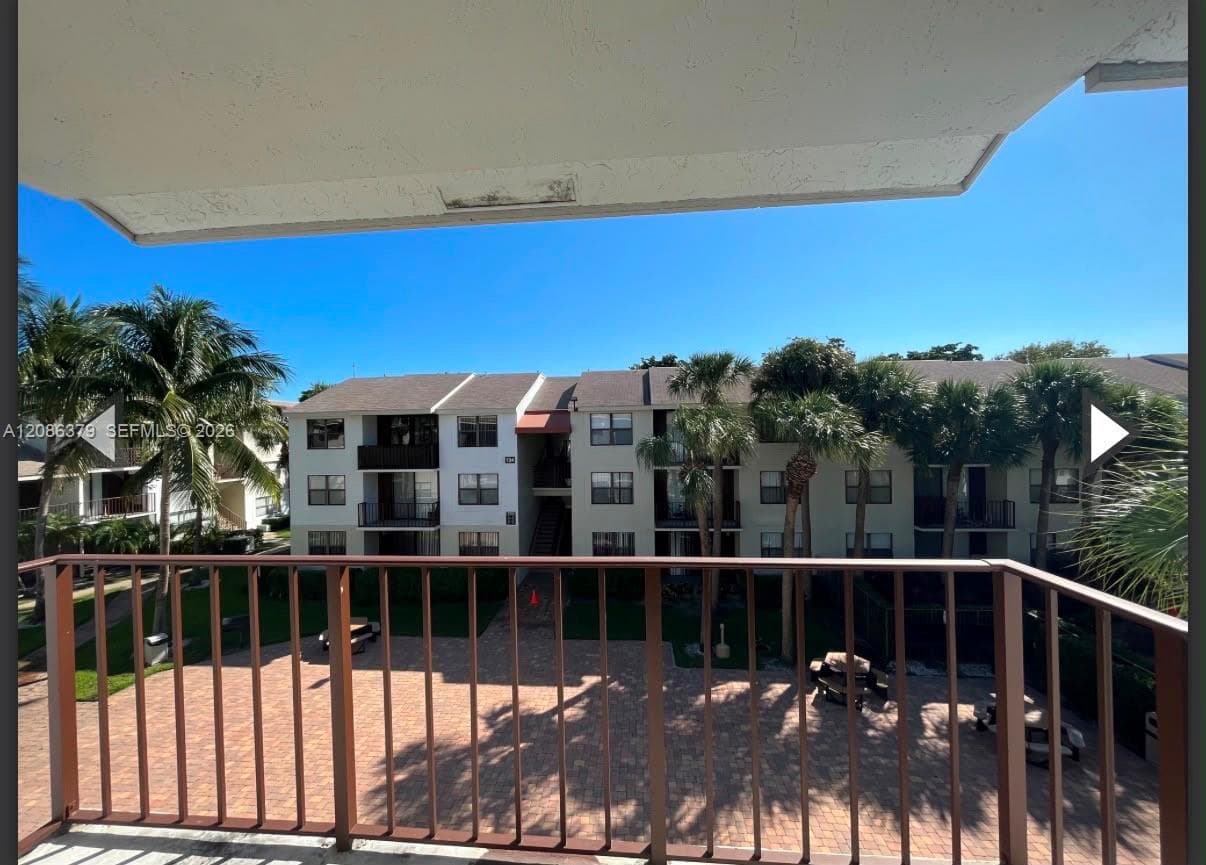 CLEAR LAKE CLUB CONDO · #34 in West Palm Beach - Photo 10