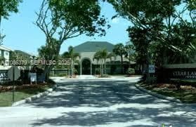 CLEAR LAKE CLUB CONDO · #34 in West Palm Beach - Photo 15
