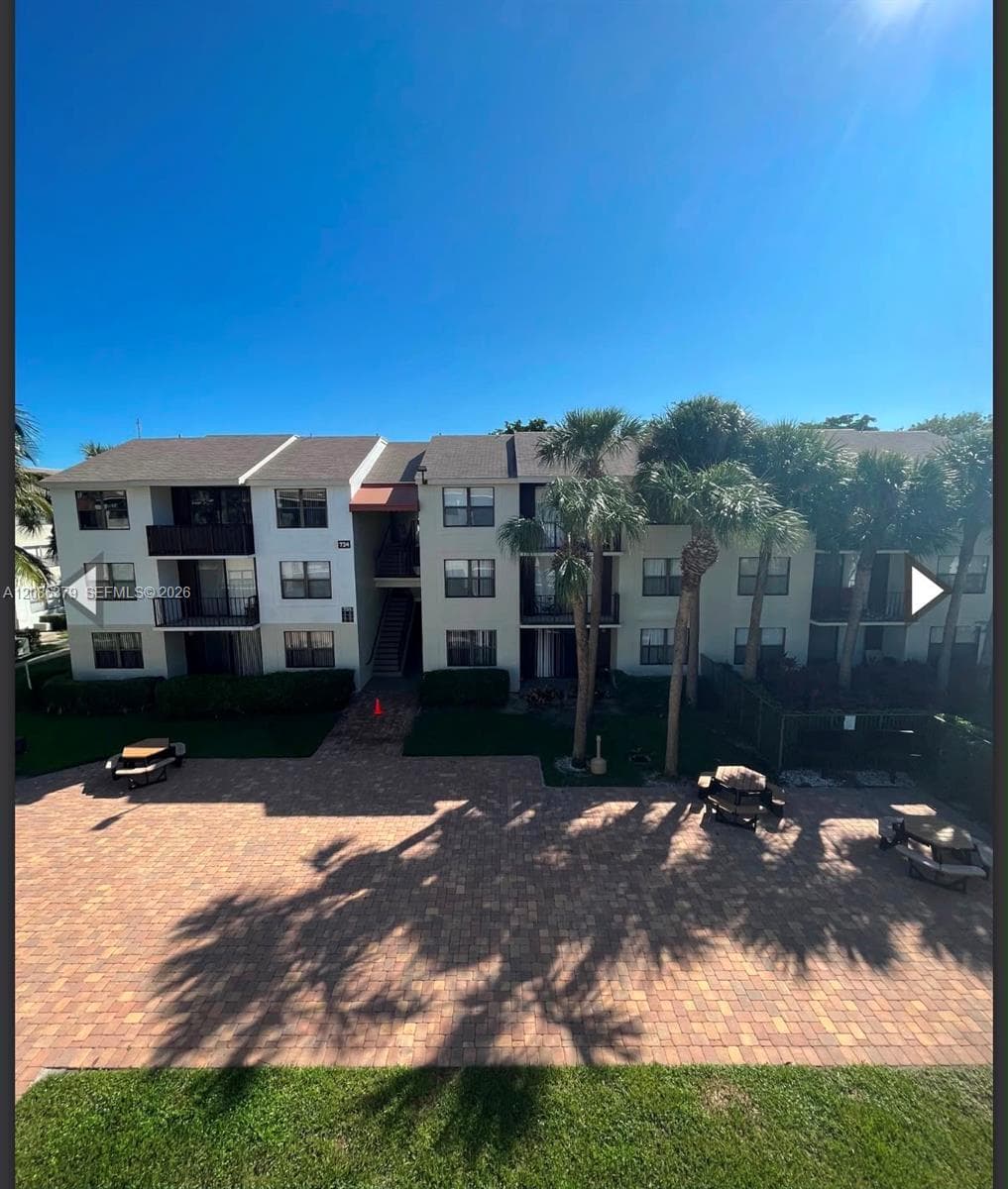 CLEAR LAKE CLUB CONDO · #34 in West Palm Beach - Photo 11