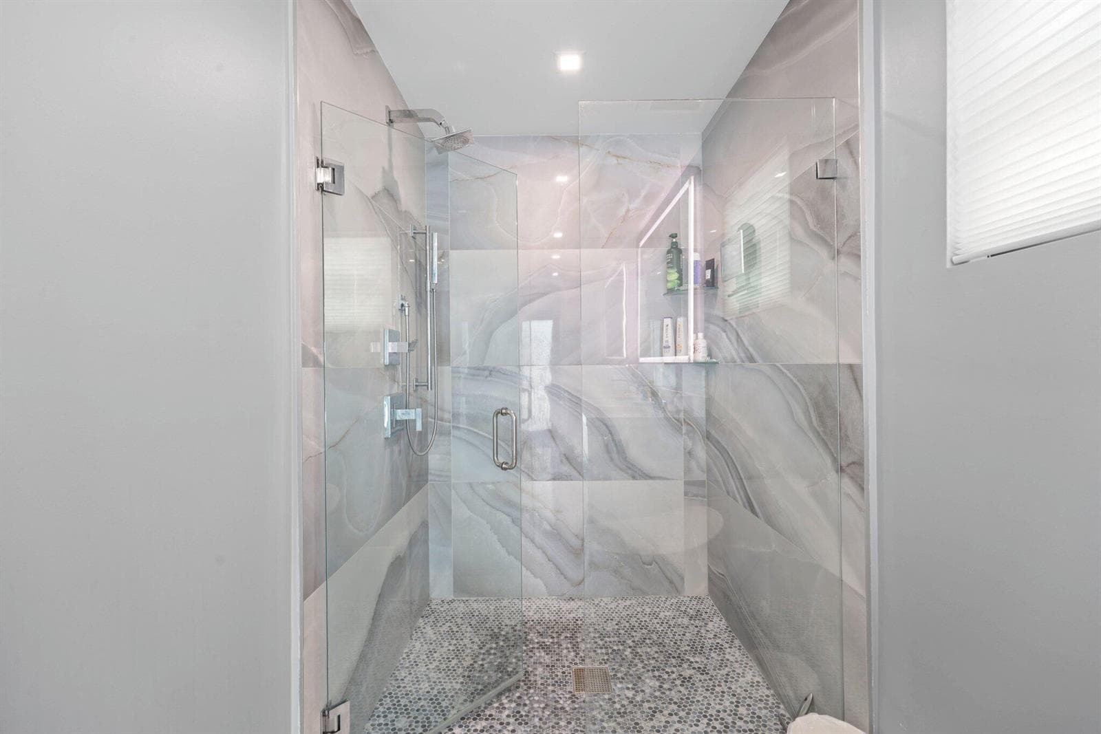 2820 NE 47th St - 52.jpg-SMALL