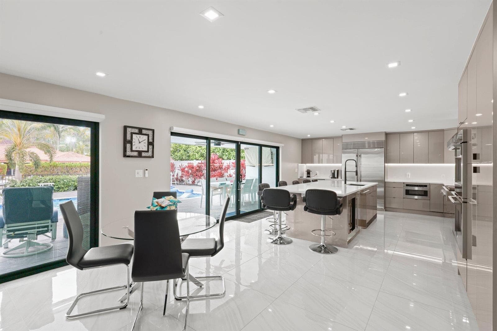 2820 NE 47th St - 29.jpg-SMALL