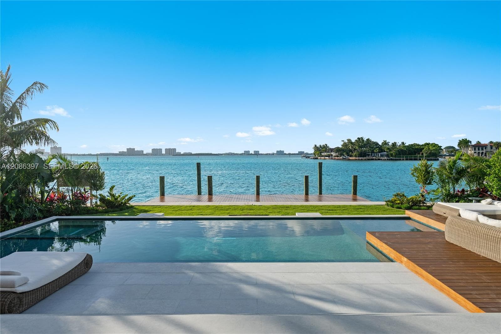 857 N Shore Dr photo 12