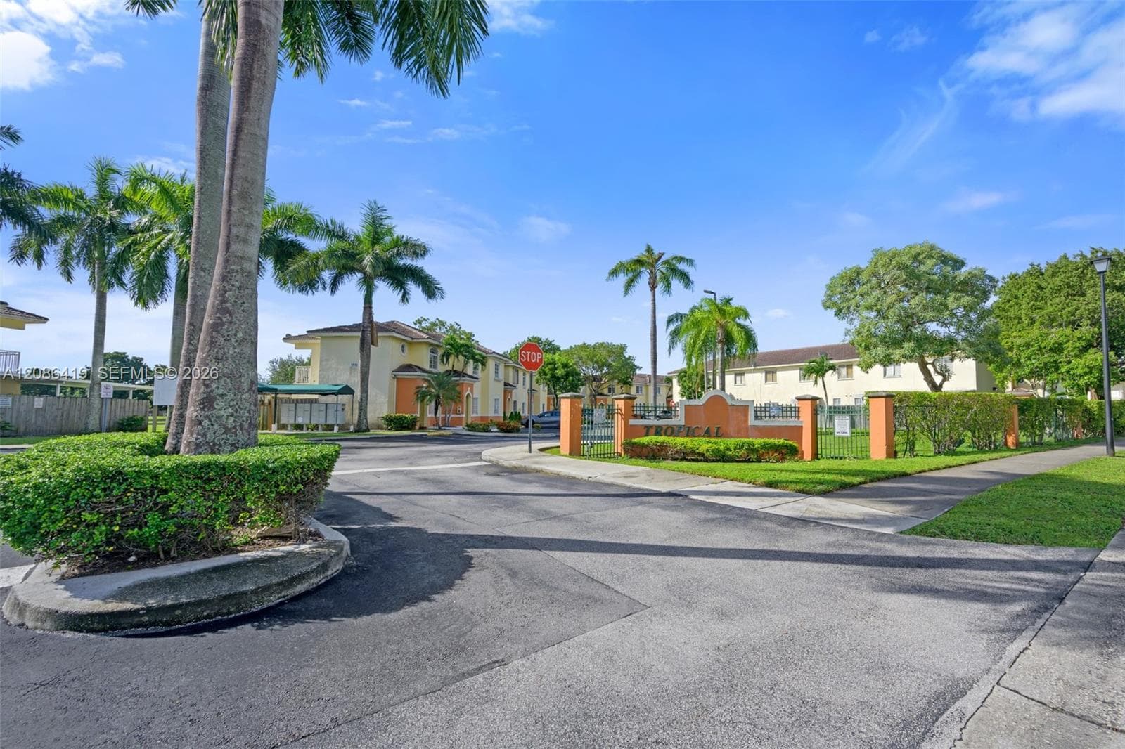 TROPICAL LANDINGS CONDO · #204 in Hialeah - Photo 12