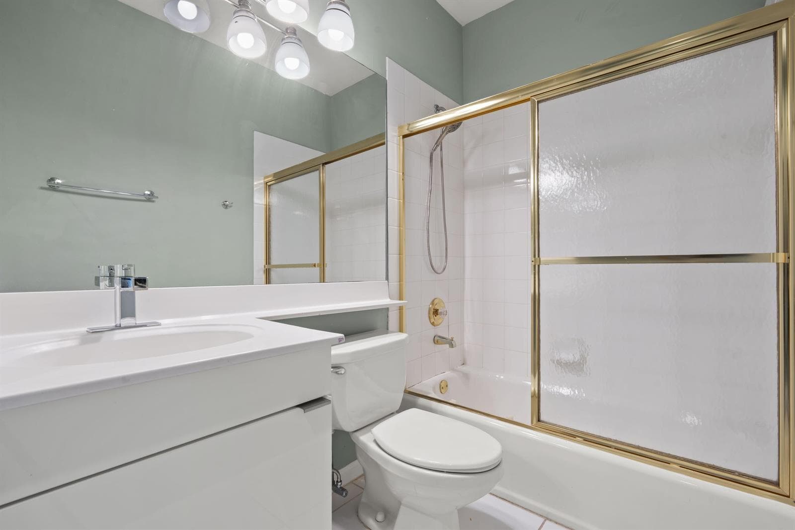 Bathroom Upstairs