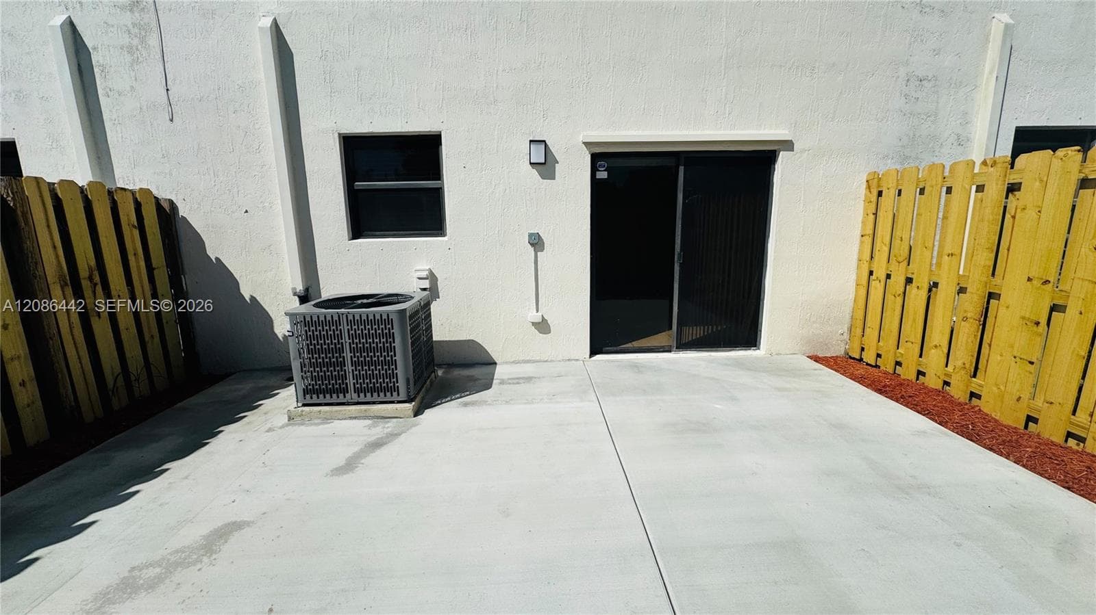 353 NE 37th Pl photo 14