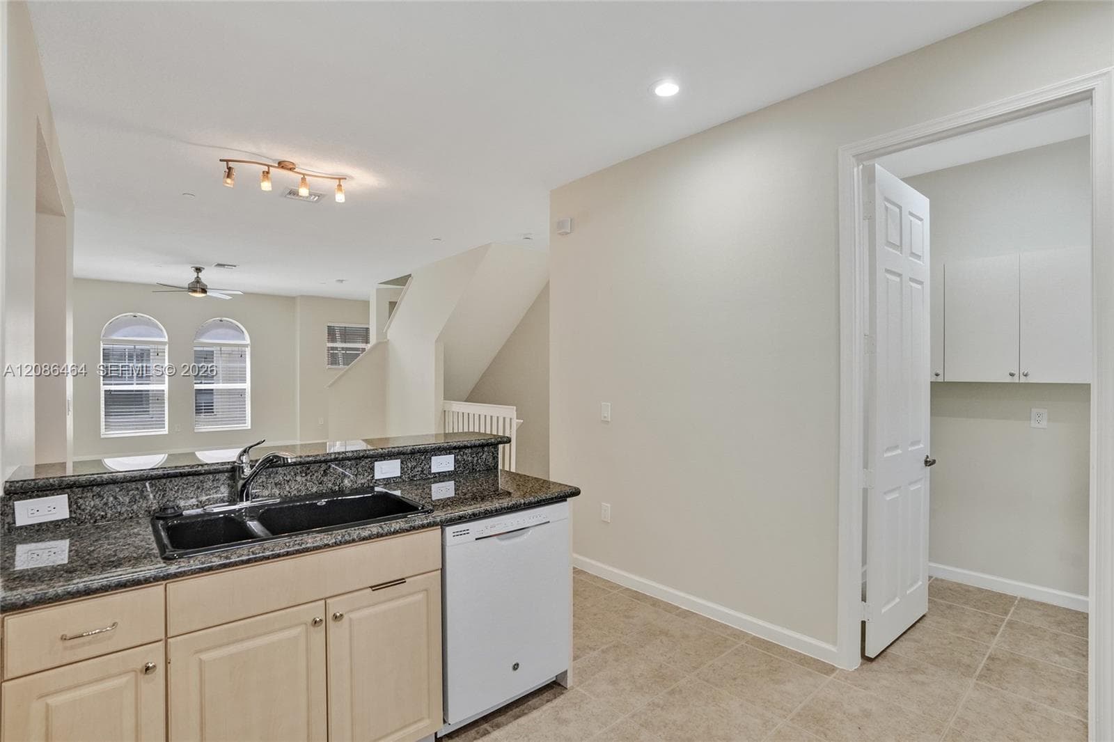 1033 NE 17th Way #1804 photo 6