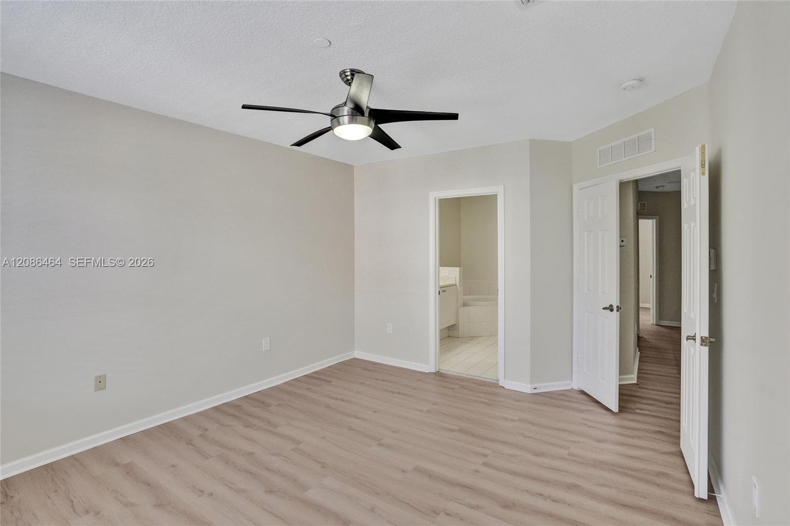 1033 NE 17th Way #1804 photo 17