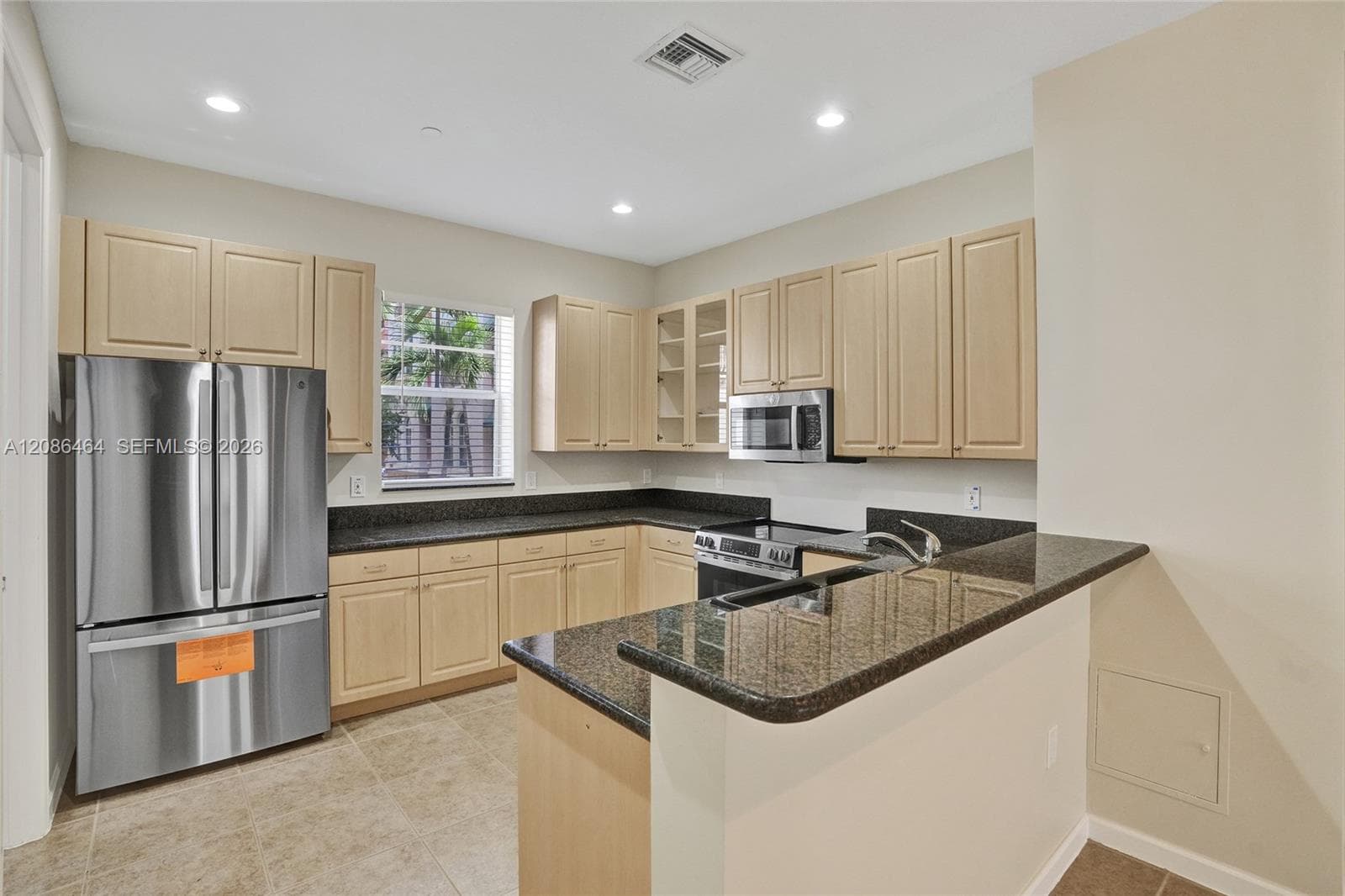 1033 NE 17th Way #1804 photo 1