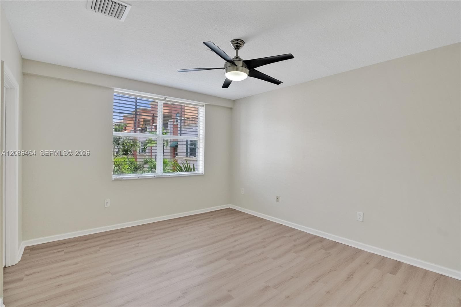1033 NE 17th Way #1804 photo 15