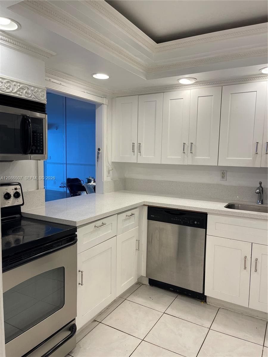 OCEANVIEW PARK CONDO · #106 in Hallandale Beach - Photo 10