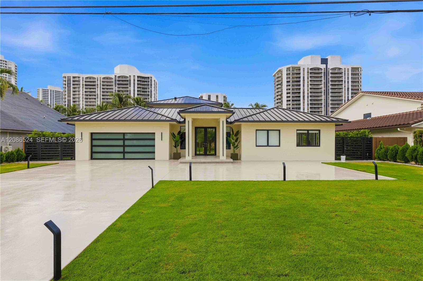 415 Holiday Dr photo 91