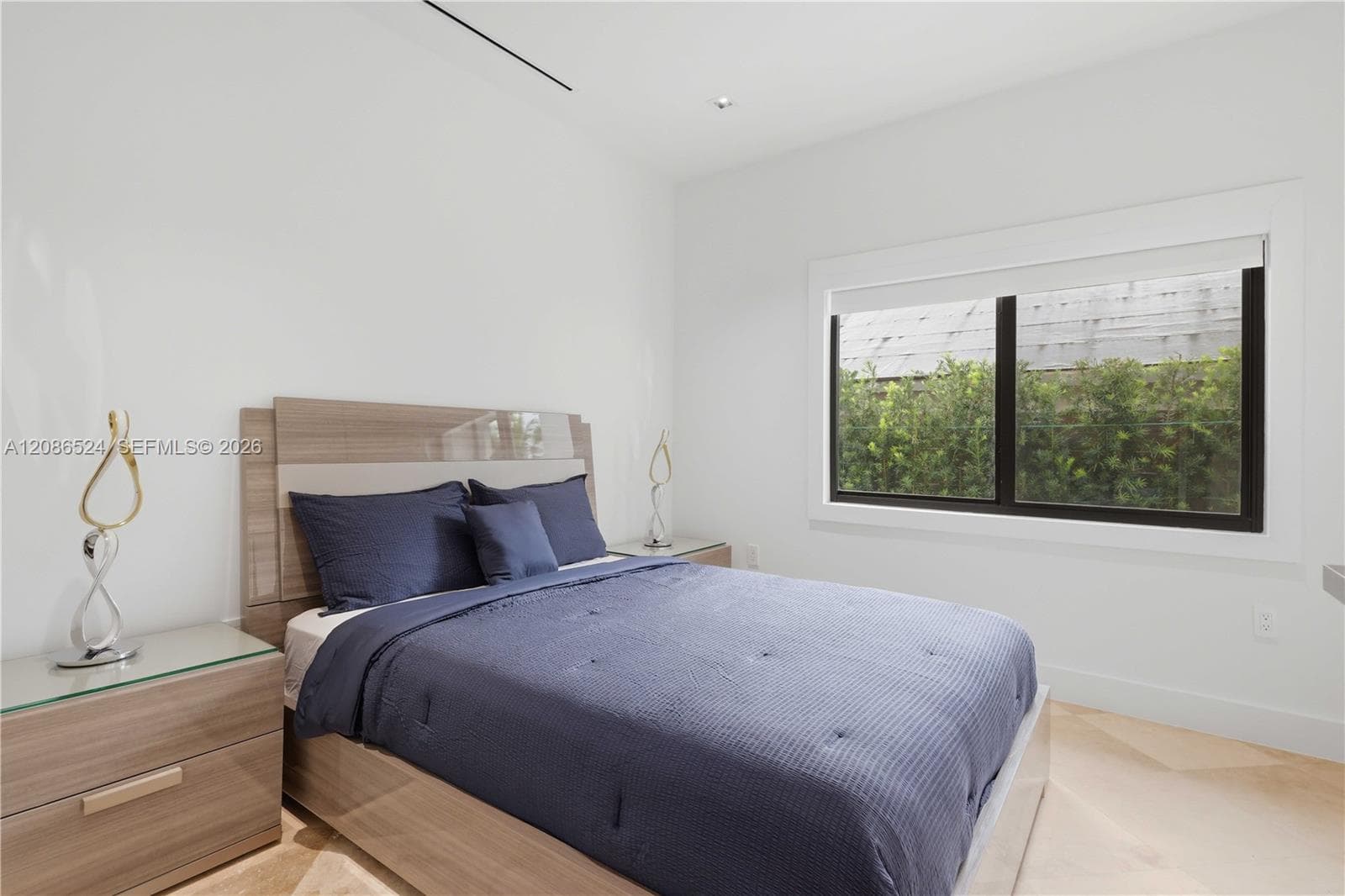415 Holiday Dr photo 42