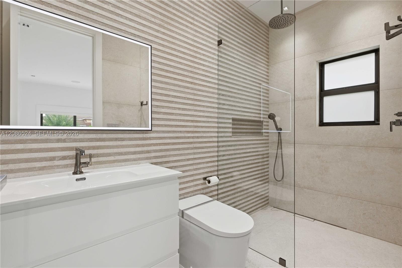 415 Holiday Dr photo 47