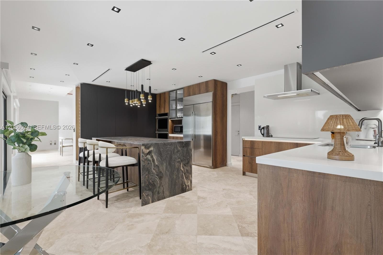 415 Holiday Dr photo 32