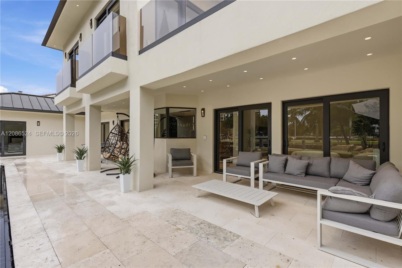 415 Holiday Dr photo 61