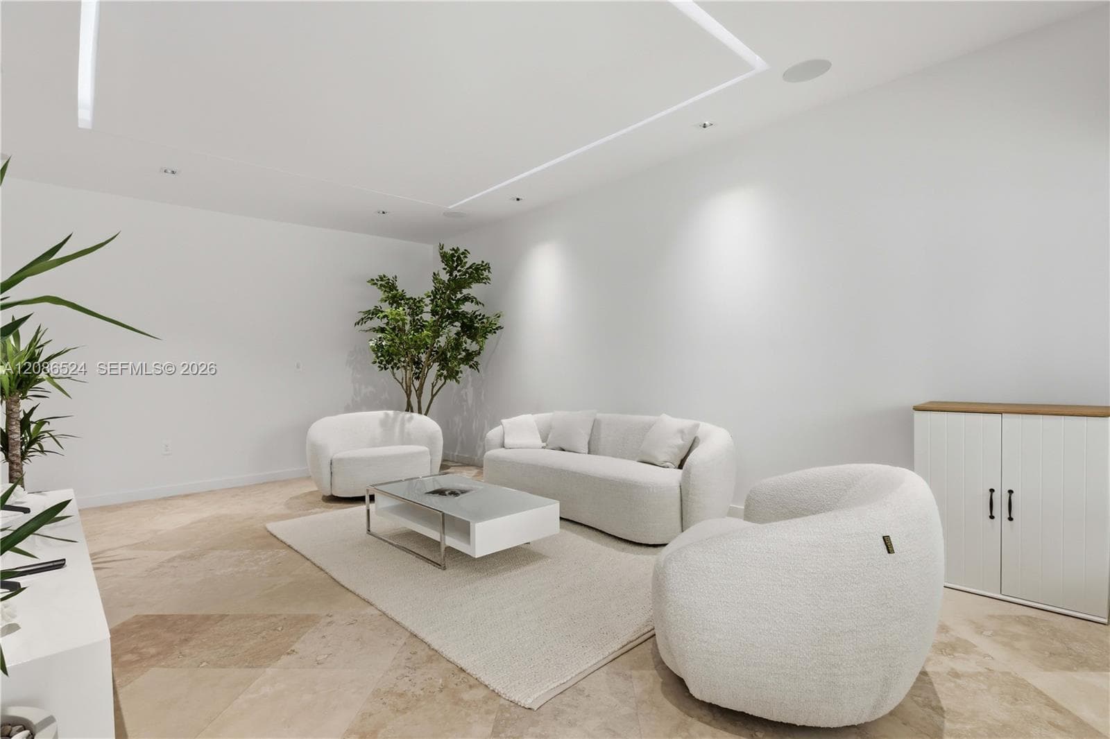 415 Holiday Dr photo 38