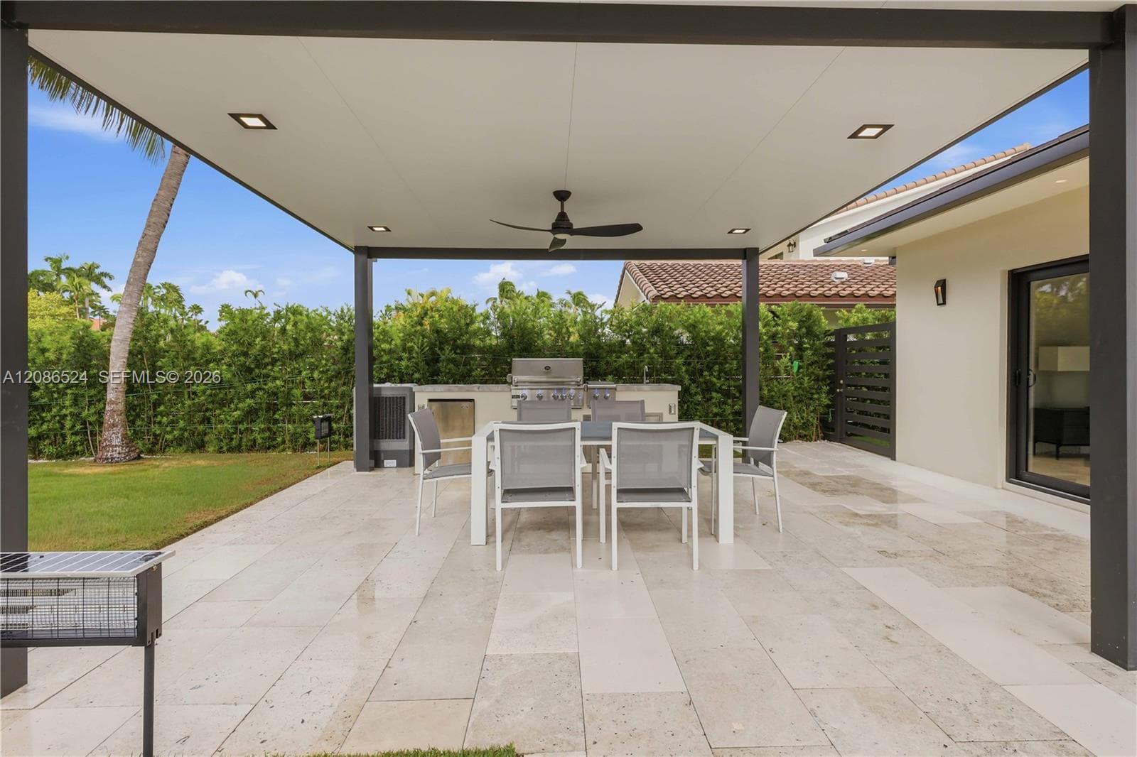 415 Holiday Dr photo 68