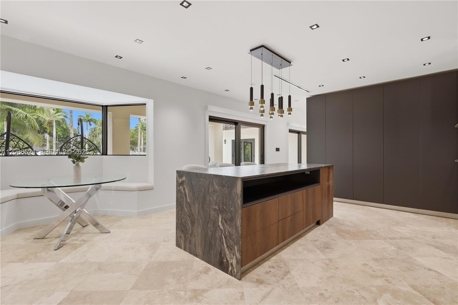 415 Holiday Dr photo 35