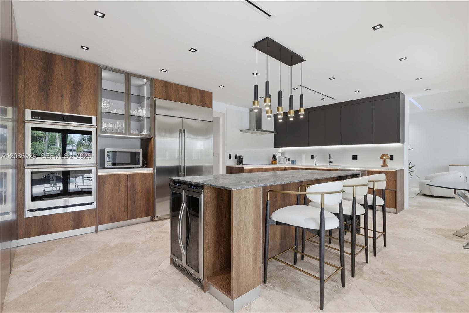 415 Holiday Dr photo 31