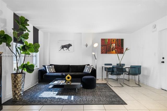 VALIANT HOUSE CONDO · #207 in Hollywood - Photo 1