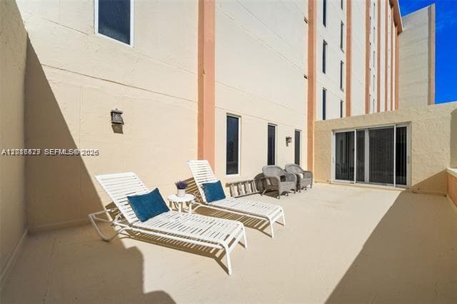 VALIANT HOUSE CONDO · #207 in Hollywood - Photo 15