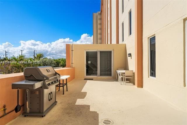 VALIANT HOUSE CONDO · #207 in Hollywood - Photo 21